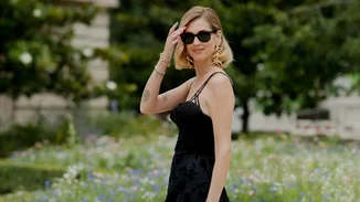 Στην H&M ανακαλύψαμε το πιο καλοκαιρινό cross body τσαντάκι που ταιριάζει με όλα τα looks σου