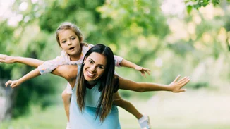 "Πετυχημένη μάνα είναι εκείνη που κάνει το παιδί της τόσο ανεξάρτητο που να μην χρειάζεται να της τηλεφωνήσει τα Χριστούγεννα"