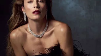 Μαριέττα Χρουσαλά | Με silk λεοπάρ στράπλες φόρεμα σε dinner party