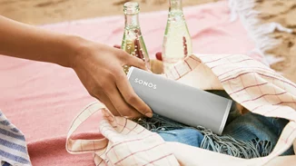 Τα πανίσχυρα φορητά ηχεία που δεν θα αποχωρίζεσαι αυτό το καλοκαίρι