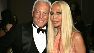 Giorgio Armani | Το τελευταίο αντίο στον "αυτοκράτορα της κομψότητας" με τη Donatella Versace παρούσα