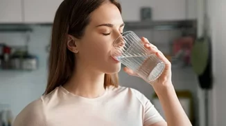 Το κόλπο που σου δείχνει αν είσαι αφυδατωμένη | Διαρκεί 5 δευτερόλεπτα