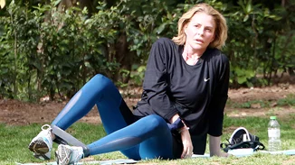 Τζένη Μπαλατσινού | Σε άψογη φόρμα 4 μήνες μετά τη γέννα - Η γυμναστική που ακολουθεί