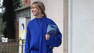 Μπορεί ένα κασκόλ να μεταμορφωθεί σε κάπα; Αυτό το βίντεο στο TikTok δείχνει πως να το πετύχεις