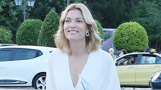 Παντελόνα & Bralette | Η Βίκυ Καγιά σού δείχνει πως να τα φορέσεις