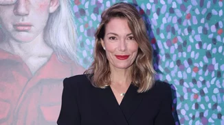 Η Βίκυ Καγιά φόρεσε το παλτό που δεν φεύγει ποτέ από τη μόδα