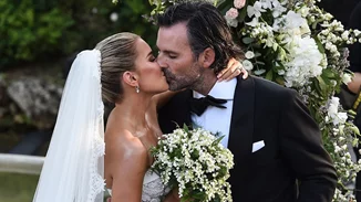 10 μίνιμαλ updos που θα σε αναδείξουν στην πιο κομψή νύφη της δεκαετίας