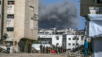 Τα ισραηλινά άρματα μάχης προωθούνται βαθύτερα στην πόλη της Γάζας