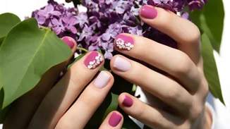 20 φλοράλ μανικιούρ που θα σε βάλουν κατευθείαν σε ανοιξιάτικο mood
