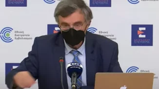 Επανεμφάνιση Σωτήρη Τσιόδρα: Χάρη στο εμβόλιο έχουμε αποφύγει 8.400 θανάτους από κορονοϊό στην Ελλάδα