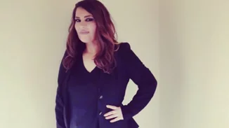 Κατερίνα Ζαρίφη | Ποζάρει πιο αδύνατη από ποτέ με στενό outfit