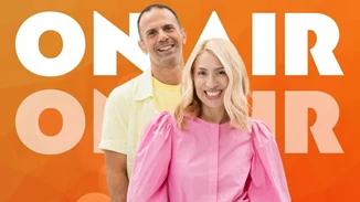 Ο Πάνος Κιάμος κάνει έκπληξη στην Μαρία Ηλιάκη και "βγαίνει" στο αέρα της εκπομπής "ντάιβ τάιμ"