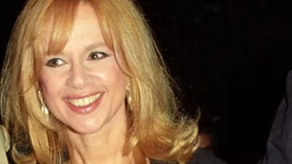 Η Αλίκη Βουγιουκλάκη χωρίς ίχνος μακιγιάζ ένα καλοκαίρι του '80 στον Θεολόγο