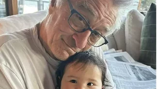 Ρόμπερτ Ντε Νίρο: "Όλα όσα με απασχολούν εξαφανίζονται όταν την κοιτάζω"