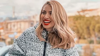 Το μυστικό της Μαρίας Ηλιάκη για πιο σφριγηλό στήθος | Η κρέμα που επιλέγει και ο σωστός τρόπος εφαρμογής της