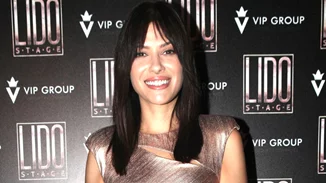 Η Λάουρα Νάργες αγνώριστη το 2014 | Τα μακριά ξανθά μαλλιά και το σέξι εφαρμοστό φόρεμα