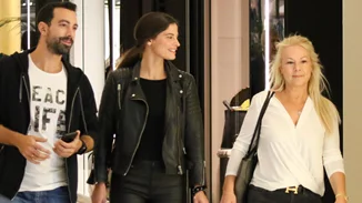 Ματούλα Τανιμανίδη | Μαγειρεύει ποντιακή σούπα στο γιο της και στη νύφη της, Χριστίνα Μπόμπα