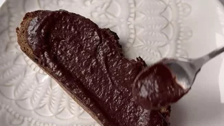 Βελούδινη πραλίνα "σοκολάτας" με μόνο 2 υλικά - Χωρίς ζάχαρη!