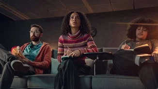 To Black Mirror παίζει με το μυαλό μας ανεβάζοντας διαφορετικές εκδοχές του ίδιου επεισοδίου