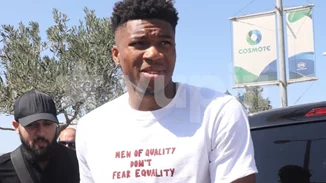 Χαμός για τον Γιάννη Αντετοκούνμπο στο αεροδρόμιο