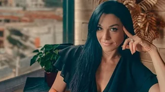 Ιωάννα Τριανταφυλλίδου | Έφτιαξε μελομακάρονα (για πρώτη φορά) - H σπάνια εικόνα από το σπίτι της