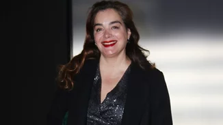 Εντυπωσιακή η Γωγώ Μπρέμπου με animal print φόρεμα