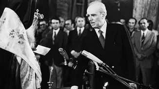 Πενήντα χρόνια από την επάνοδο της Δημοκρατίας-Φωτογραφική έκθεση του Αριστοτέλη Σαρρηκώστα