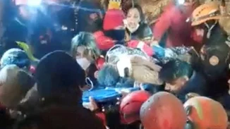 Συνεχίζονται τα θαύματα στην Τουρκία | Διέσωσαν 12χρονο και 29χρονη 10 ημέρες μετά τον σεισμό [εικόνες]