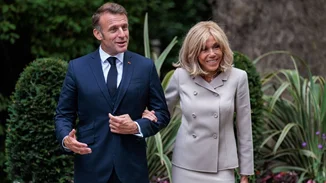Brigitte Macron | Μαζί με τον Emmanuel Macron θα καταθέσουν επιστημονικά στοιχεία που αποδεικνύουν ότι είναι γυναίκα