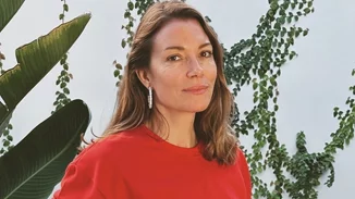 Το αγαπημένο lip gloss της Βίκυς Καγιά είναι αυτό που αγοράζουμε όλες ξανά και ξανά