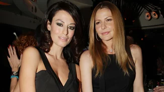 Δωροθέα Μερκούρη | Το βίντεο από τα παλιά με την Τζένη Μπαλατσινού και το guest τους στην ταινία  "Επίθεση του Γιγάντιου Μουσακά"