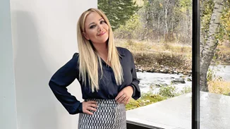 Η Νάνσυ Ζαμπέτογλου με το τζιν από τη Zara που κοστίζει μόλις 30 ευρώ και ταιριάζει σε όλες τις σιλουέτες