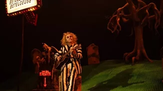 Γιατί συνεχίζει να μας γοητεύει ο "Σκαθαροζούμης" μετά από τόσα χρόνια;