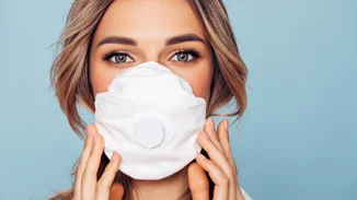 Maskne | Όλα όσα χρειάζεται να ξέρεις για το νέο αυτό φαινόμενο και την αντιμετώπισή του