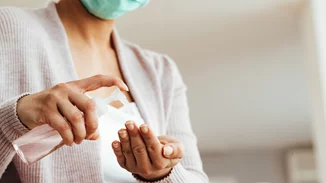 Βατόπουλος | Μόνιμα τα μέτρα από εδώ και στο εξής - Ο κορονοϊός μπαίνει σε φάση χρονιότητας