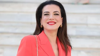 Η Φωτεινή Δάρρα με κοστούμι στο πιο φωτεινό χρώμα  | Η στιλιστική της απόφαση που μας ξάφνιασε