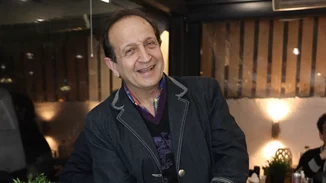 Βουλή: Καταχειροκροτήθηκε ο Σπύρος Μπιμπίλας στην εξομολόγησή του - "Ντρεπόμουν, έκλαιγα κρυφά... Μην κλάψουν άλλα παιδιά"