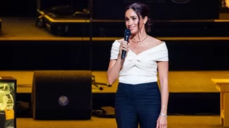 Meghan Markle | Έκλεισε το τελευταίο podcast με στίχο Έλληνα ποιητή