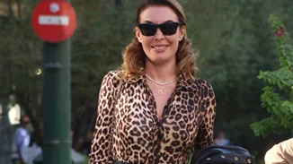 Η Τατιάνα Στεφανίδου για shopping στο κέντρο της Αθήνας | Φόρεσε το λεοπάρ φόρεμα όπως οι Ιταλίδες fashionistas