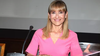 Μάρα Ζαχαρέα | Με τις φίλες της σε chic εστιατόριο ψαροφαγίας στο Κολωνάκι