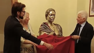 Στην Όπερα της Ρώμης τοποθετήθηκε η προτομή της Μαρίας Κάλλας, έργο του γλύπτη Νίκου Φλώρου