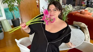 Δανάη Μπάρκα | Το lip combo που χρησιμοποιεί είναι απόλυτη πρόταση για να αναδείξεις τα χείλη σου σε ένα πρωινό μακιγιάζ