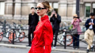 Red is the new black | Πώς θα φορέσεις σωστά το πιο γιορτινό χρώμα