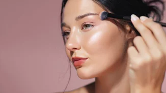 Glow up with basics | Το everyday μακιγιάζ που θα σε αναδείξει