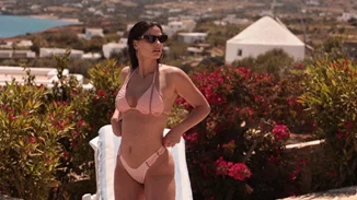 Η Χριστίνα Μπόμπα κάνει μεταμεσονύκτια γυμναστική | Το ξεκαρδιστικό στιγμιότυπο με την αδερφή του Σάκη Τανιμανίδη, Κασσιανή