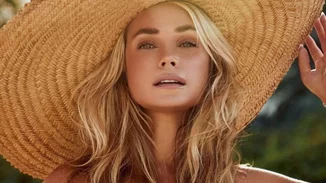 Για πρώτη φορά μοντέλο αναδεικνύει την καισαρική του τομή στις σελίδες του Sport Illustrated