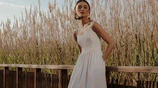 5 λευκά φορέματα από τη Helmi που χρειάζεσαι αυτό το καλοκαίρι