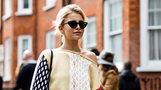 Το τζιν "καμπάνα" από το Pull & Bear που κολακεύει κάθε σωματότυπο