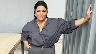 Η Δανάη Μπάρκα με το shorts από τη Zara που θα φορέσεις και το φθινόπωρο | Κοστίζει λιγότερο από 30 ευρώ