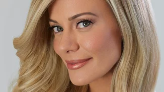 Η Ζέτα Μακρυπούλια έχει γενέθλια και "ρίχνει" το Instagram, ποζάροντας με το μαγιό της